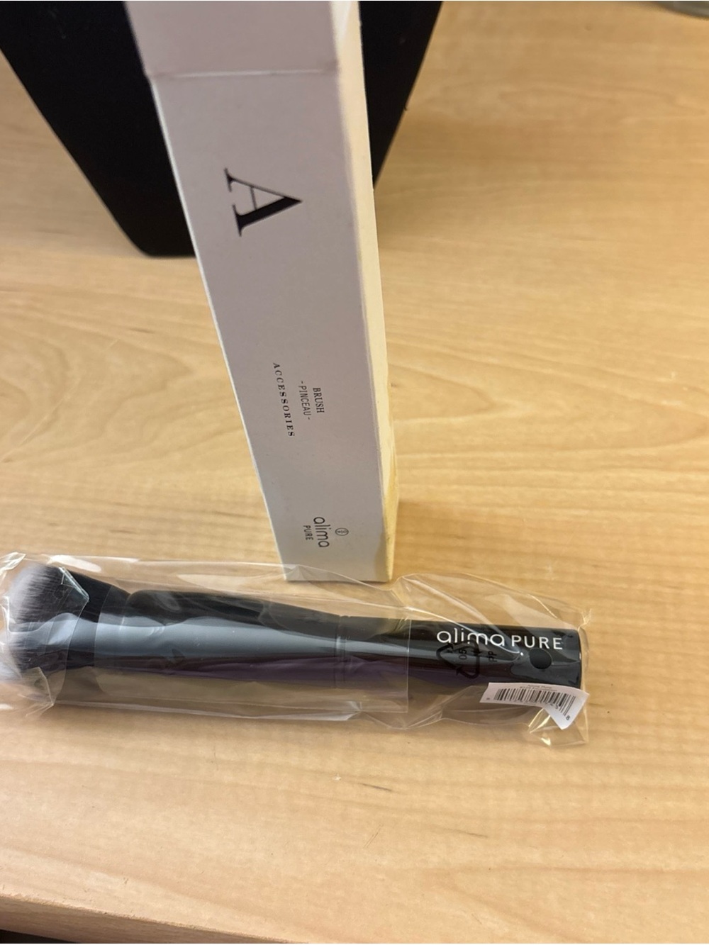 Alina Pure Black Makeup Brush